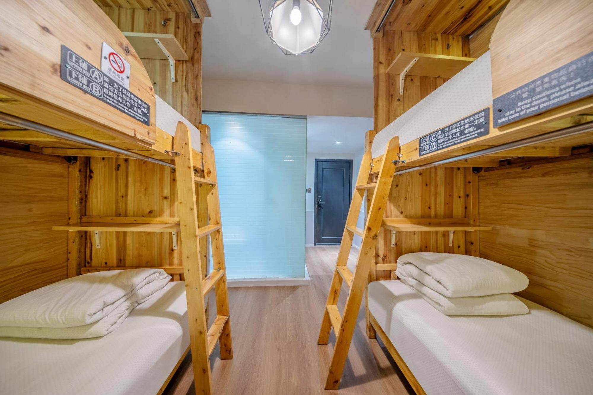 Sonderia Lazybones Hostel- Wenshu Temple Side, Chill Hostel With All-Day Brunch, Travel Agency In English & Local Bar Vibes Чэнду Экстерьер фото